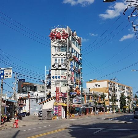 Lighthouse Beach Motel Sokcho Exterior photo